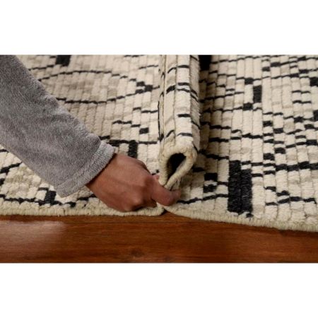 Geometeic Moroccon Oriental Wool Rug